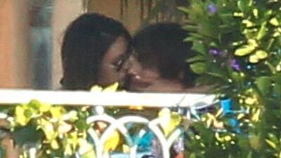 Ashton ve Mila öpüştü!
