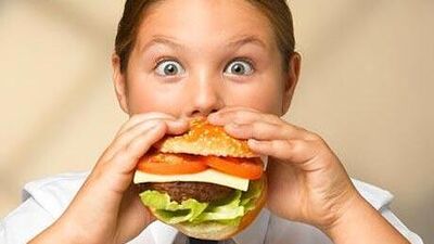 10-12 yaş arası erkek çocuklar şişmanlıkta rakipsiz!