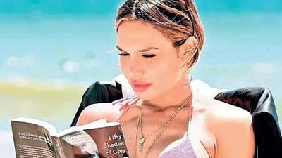 Vekile erotik kitap!