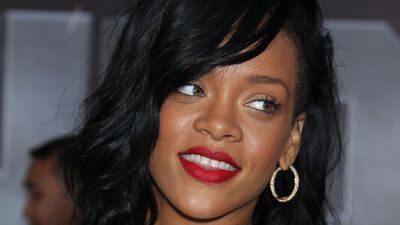 Eski sevgili sorusu Rihanna'yı ağlattı!