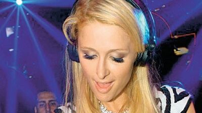 DJ Paris Hilton!