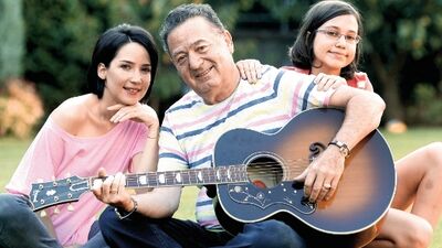 Kayahan: "Çalışmak bir yere kadar, huzuru ıskalamayın!"