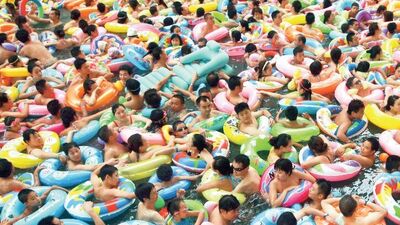 Çin'de yüzmek zor!