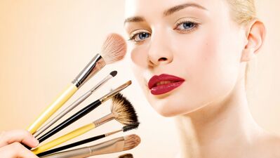 Erkeklerin hoşlanmadığı 5 makyaj kusuru!