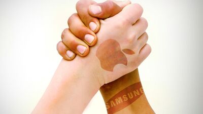 Apple, rakibi Samsung'dan 1 milyar $ tazminat kazandı!