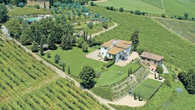 Chianti'de bir masanın etrafında...