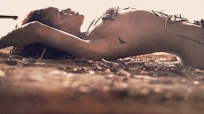 Çıplak profil fotoğrafı!