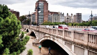 Kuvvetli şehir Valencia…