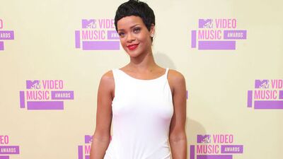 Ünlülerin kırmızı halıdaki şıklık yarışı...