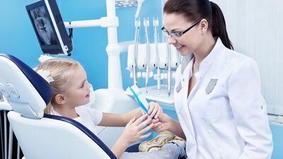 Okul çağındaki çocuğunuzun dişlerini nasıl korursunuz?