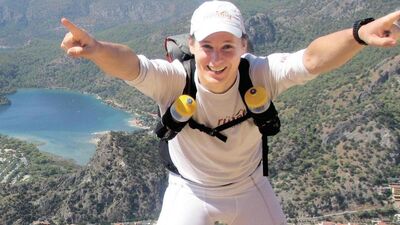 Michelle Ufer: Pisti beyninde!