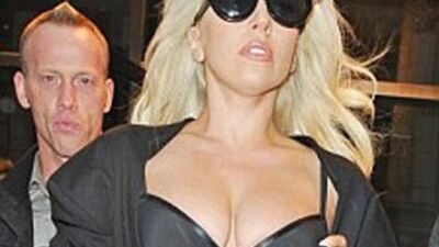 Sutyenle yemeğe gitti!