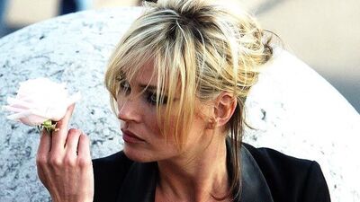 Kate Moss'un altın oyuncağı Türkiye'de!