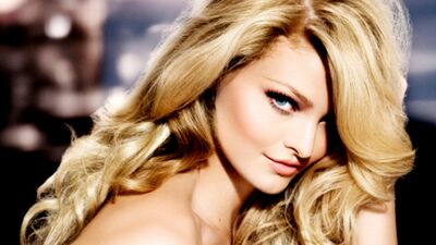 10 dakikada seksi ve dalgalı saçlar