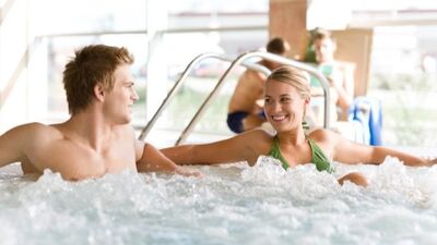 Erkek arkadaşınızla birlikte yapabileceğiniz 4 bakım önerisi!