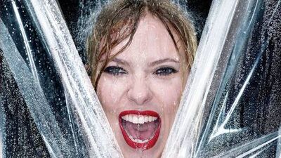 Scarlett'ten "Sapık" pozu!