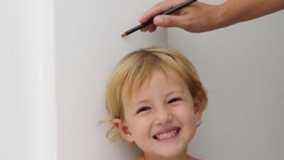 Kişi boyunu uzaktan kumanda cihazıyla kendisi uzatıyor!