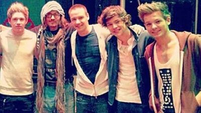 Kızı için grubu eve getirdi!