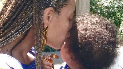 Şarkıcı Beyonce kızını gösterdi!