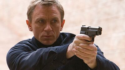 James Bond değil yalan rüzgârı çıktı!