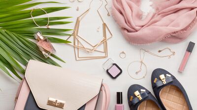 Genç görünmenizi sağlayacak 4 aksesuar