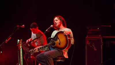 Duman İş Sanat'ta akustik rock konseri verdi!