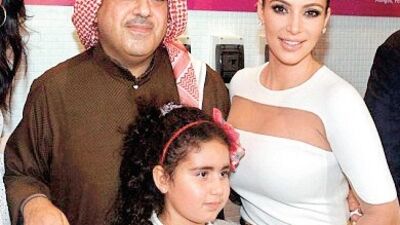 Kardashian'ı gördü sevinçten ağladı!