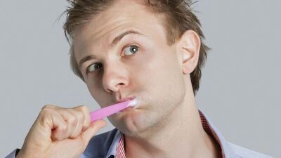 Dişini fırçala ereksiyon sorunu yaşama!