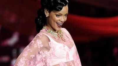 Rihanna tasarımcı seçecek!