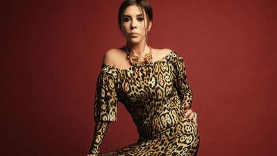 Valide Sultan boxer'la uyuyor!