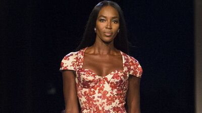 Naomi tekerlekli sandalyede gezdi!