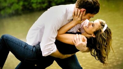 Erkeğinizin aile kurmaya hazır olduğunu gösteren 7 işaret!