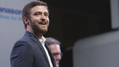 Yeni albümün ilk şarkısı internette!