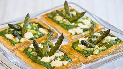 Keçi peynirli kuşkonmazlı milföy