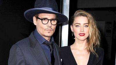 Depp'i bir kadın için terk etti!