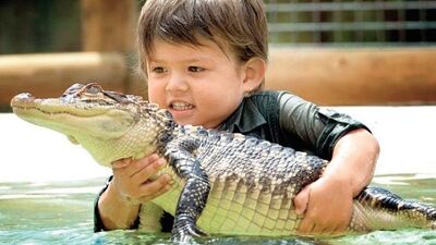 3 yaşında timsah avcısı!