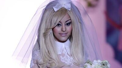 Zahia Dehar moda haftasında