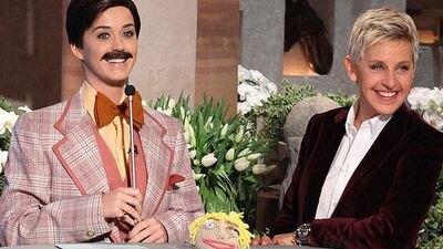 Bıyıklı Katy Perry!