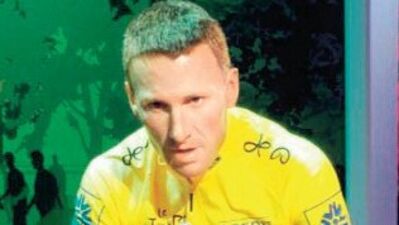 Müze, heykeldeki madalyaları söktü!