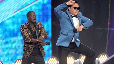 Yarım saatlik gangnam dansına hazır olun!