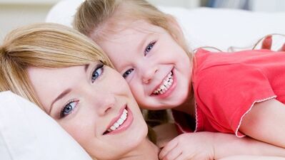 Güzellik anneden kızına geçiyor!