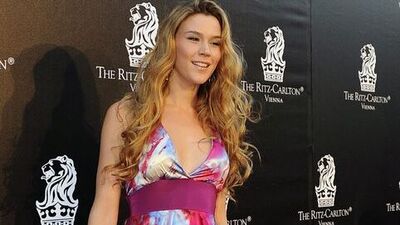 Şarkıcıyı kılıçla kesecekti!