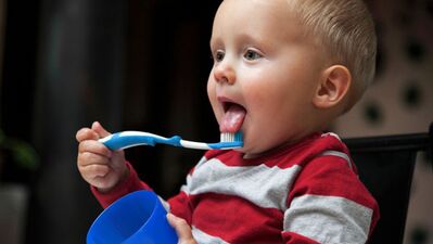 Bebeğinizin sütüne bal ve pekmez koymayın!