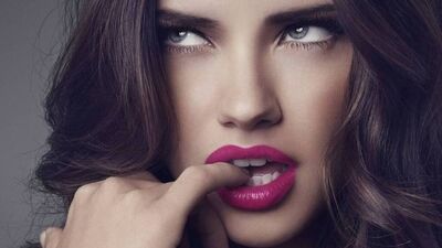 Ünlülerin pembe ruj cazibesi...