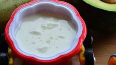 Yoğurtlu avokado ve kabak püresi