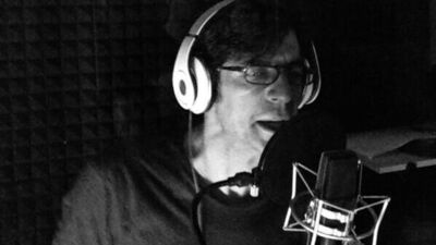 Okan, Müslüm Baba şarkısı söyledi!