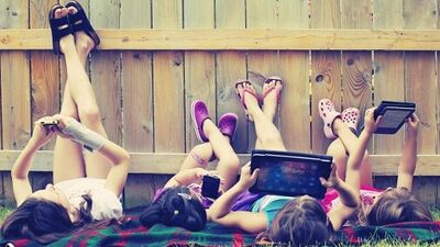 Çocuklar yalnız tatile çıkarak "ben büyüdüm" demek istiyorlar!