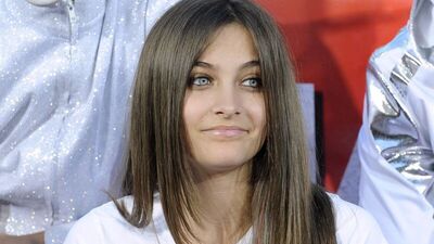 Konser yüzünden bileklerini kesti!