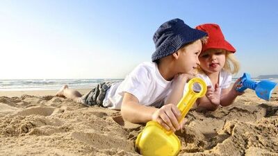 Miniklerin güneş banyosu keyfi kâbusa dönüşmesin!