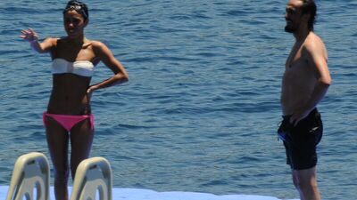 Timsah Tuncay yeni aşkıyla tatilde!